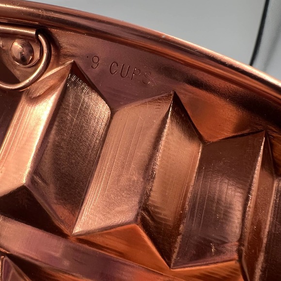 Vintage Copper Bundt Cake Pans Lot 2 Smooth & Textured 9 Cups Baking - Picture 6 of 9